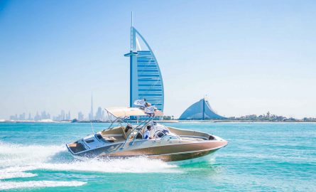 Yacht Tour mit Kapitän über den Persischen Golf in Dubai