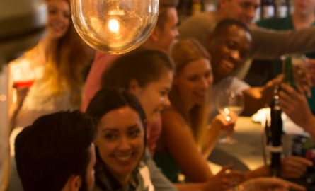 Bars und Clubs in Dubai für das Nightlife erkunden